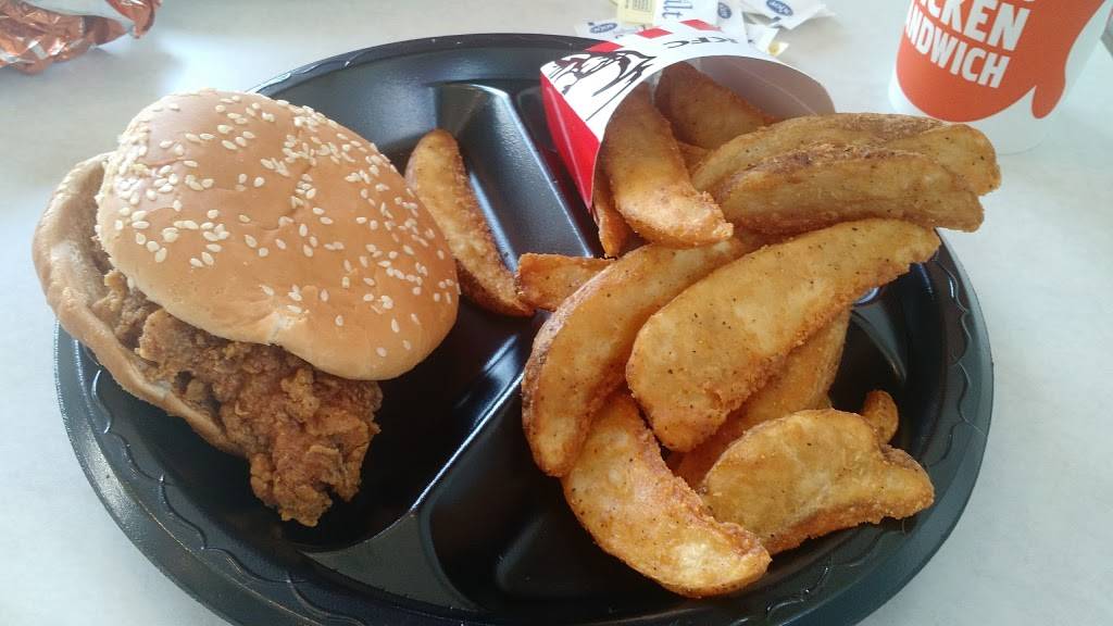 KFC | restaurant | 663 Battlefield Pkwy, Fort Oglethorpe, GA 30742, USA | 7068666808 OR +1 706-866-6808