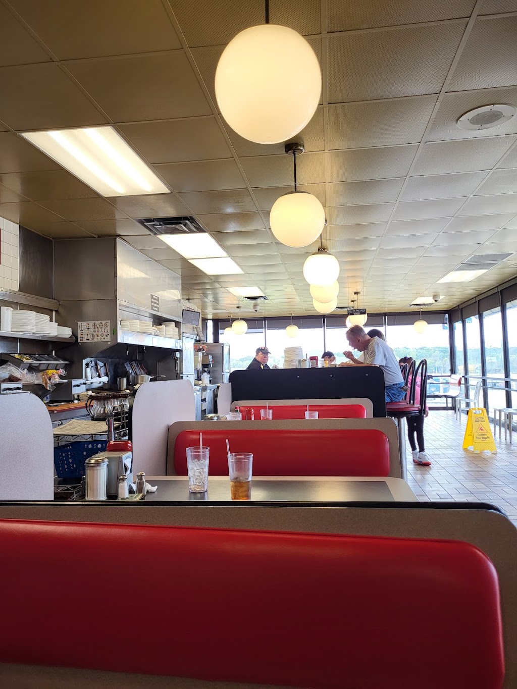 Waffle House | restaurant | 1921 Martin Luther King Blvd, Malvern, AR 72104, USA | 5013327188 OR +1 501-332-7188