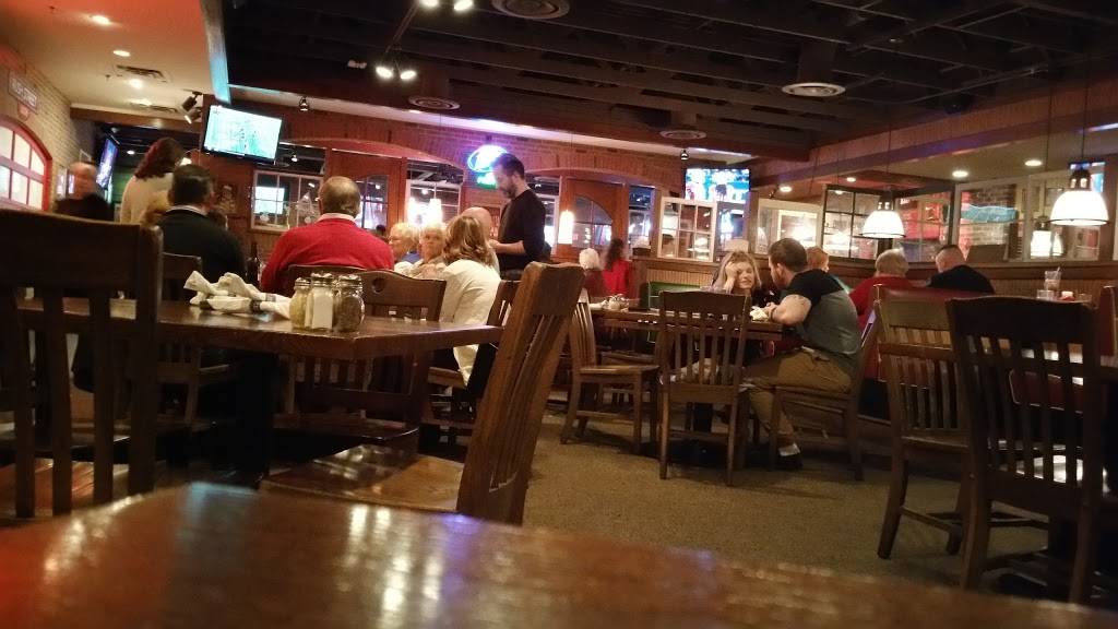 Old Chicago Pizza and Taproom | restaurant | 10601 Fischer Park Dr, Louisville, KY 40241, USA | 5026575700 OR +1 502-657-5700