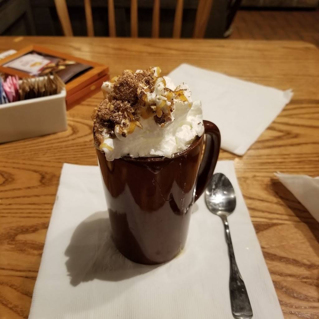 Cracker Barrel Old Country Store | restaurant | 23030 Indian Creek Dr, Sterling, VA 20166, USA | 7034640044 OR +1 703-464-0044