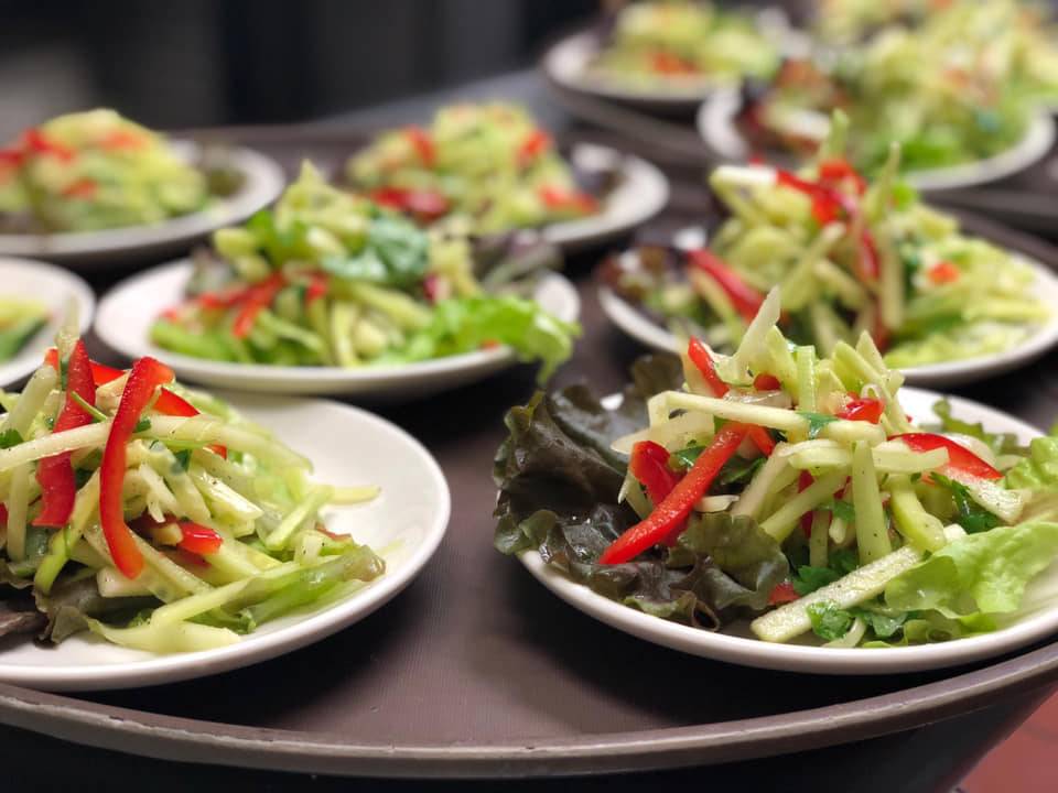 Eagles Bar & Grill at River Oaks | restaurant | 11099 US-61, Cottage Grove, MN 55016, USA | 6514382121 OR +1 651-438-2121