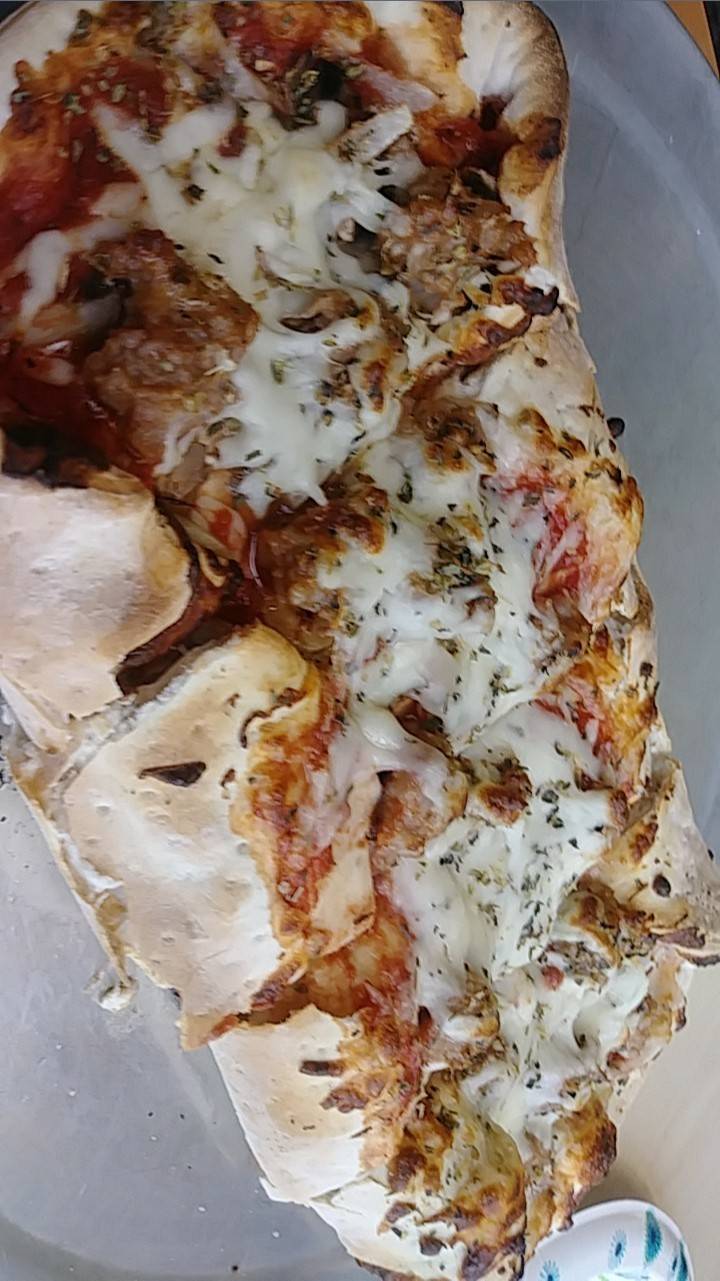 Sloans Calzones | restaurant | 190 N Merchant St, Decatur, IL 62523, USA | 2174224940 OR +1 217-422-4940