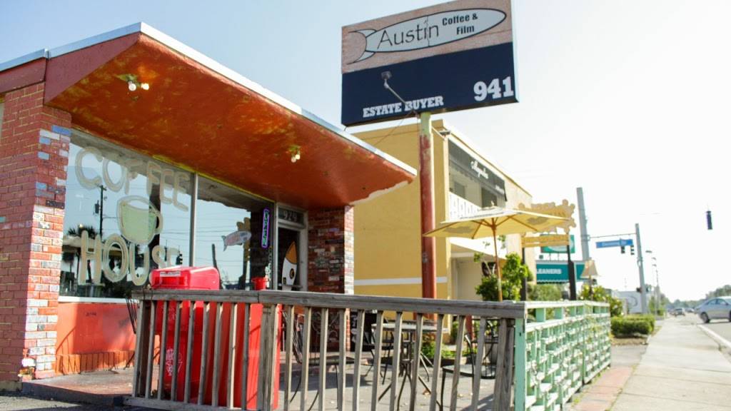 Austins Coffee | cafe | 929 W Fairbanks Ave, Winter Park, FL 32789, USA | 4079753364 OR +1 407-975-3364
