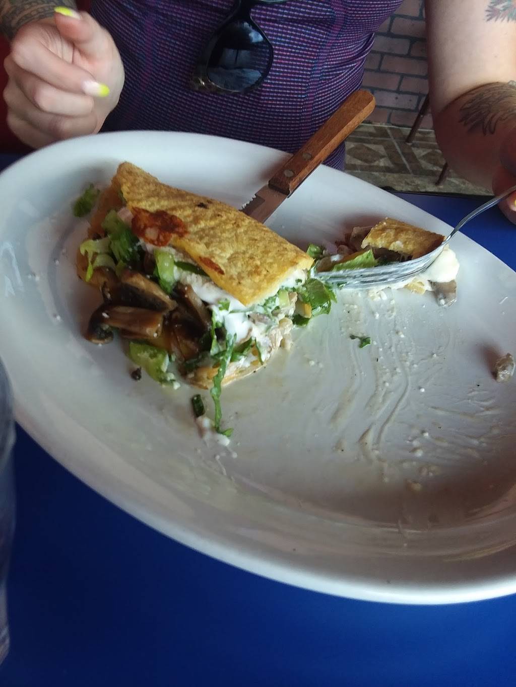 La Huarachita | restaurant | 3334 N Milwaukee Ave, Chicago, IL 60641, USA | 7736471983 OR +1 773-647-1983