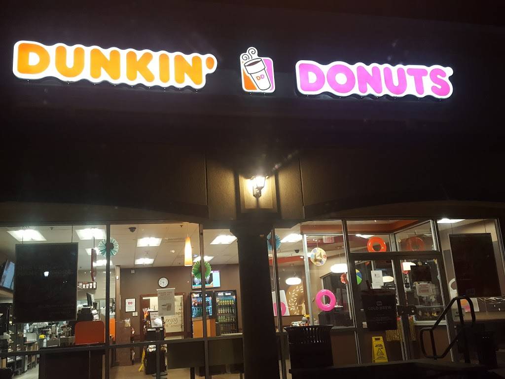 Dunkin | bakery | 215 E Main St, Clinton, CT 06413, USA | 8606640220 OR +1 860-664-0220