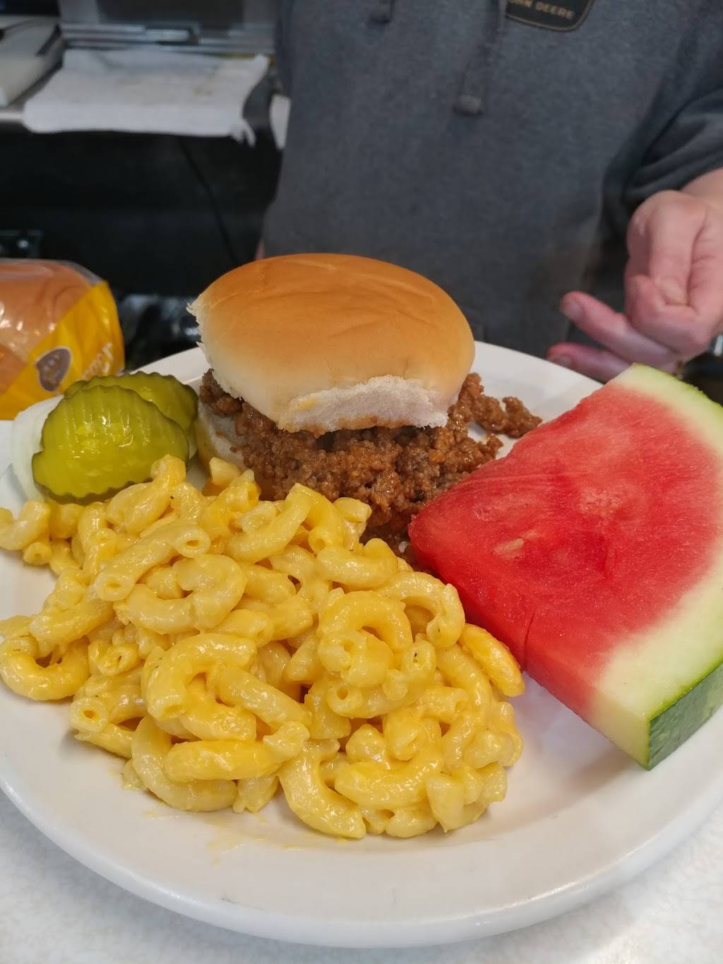 Sportsmans Tavern | restaurant | 218 E Clark St, Albert Lea, MN 56007, USA | 5073730896 OR +1 507-373-0896