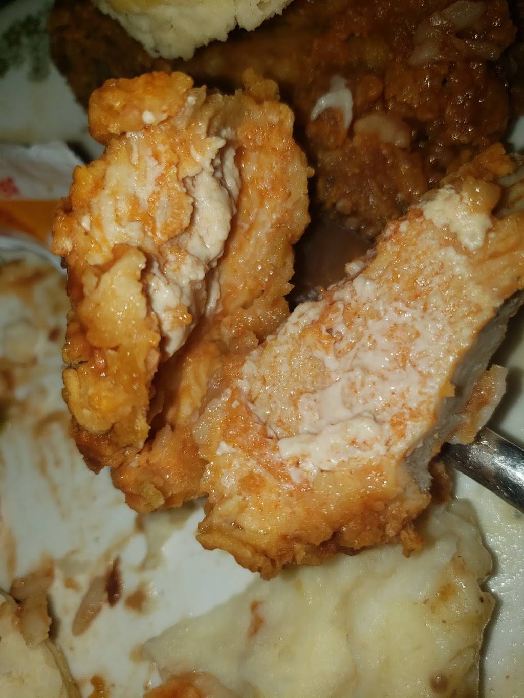 Popeyes Louisiana Kitchen | restaurant | 207 E Capitol Dr, Milwaukee, WI 53212, USA | 4149639339 OR +1 414-963-9339