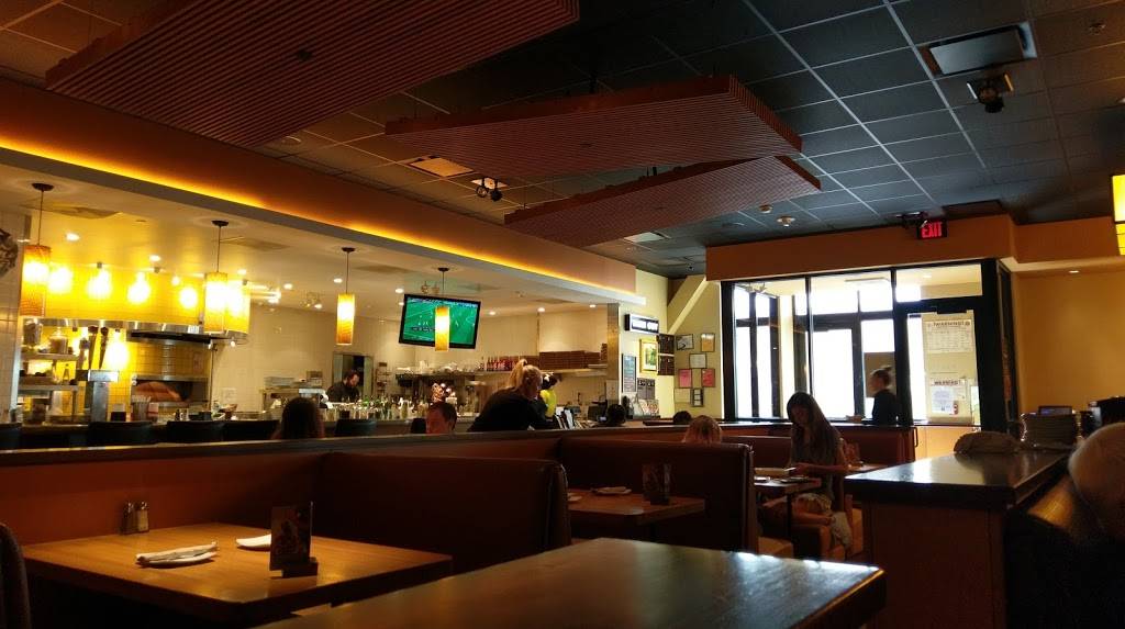 California Pizza Kitchen at South Shore Mall | restaurant | 250 Granite St, South Shore Mall, Braintree, MA 02184, USA | 7816026149 OR +1 781-602-6149