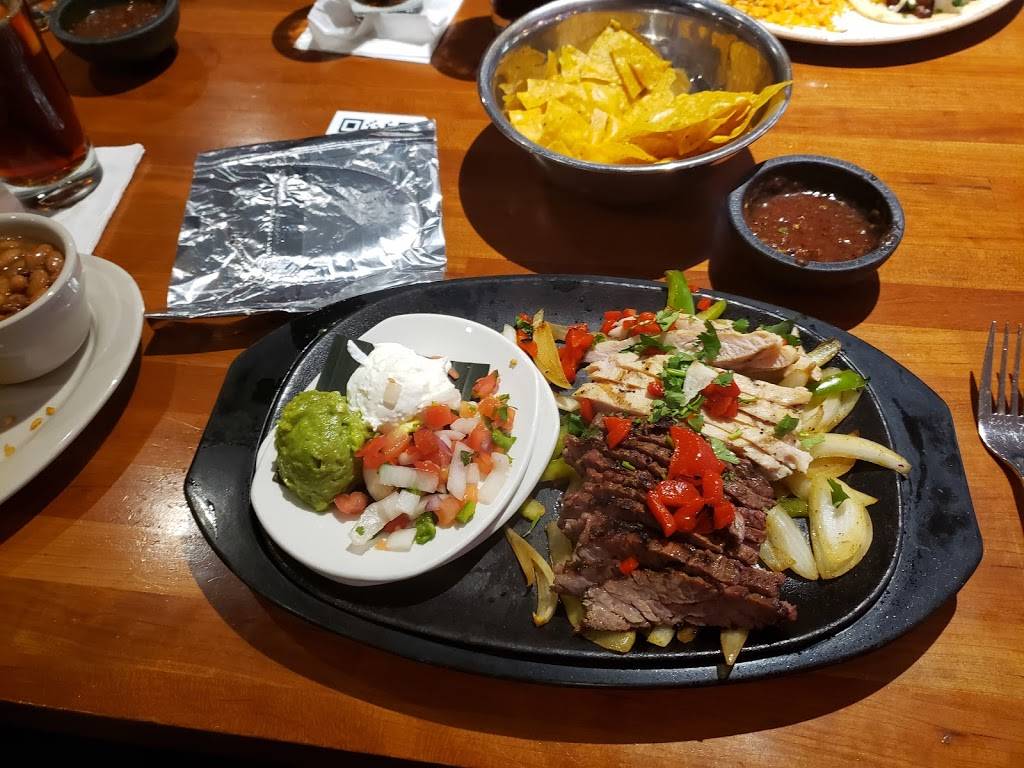 Cantina Laredo | restaurant | 1001 Branson Landing Blvd, Branson, MO 65616, USA | 4173346062 OR +1 417-334-6062