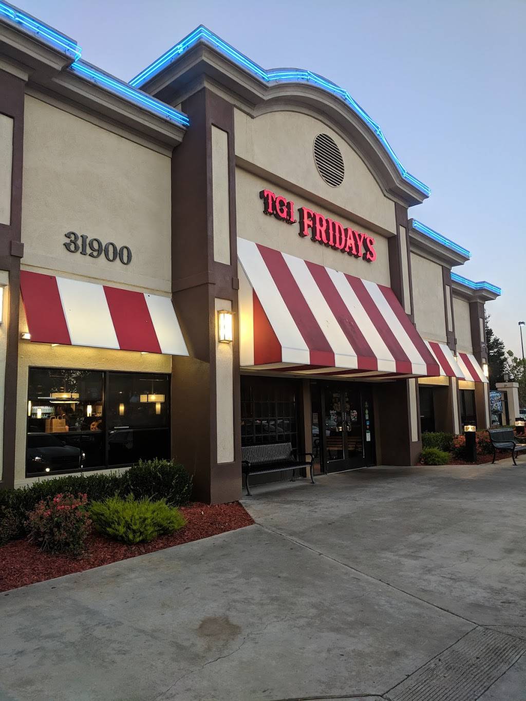 TGI Fridays | restaurant | 31900 Dyer St, Union City, CA 94587, USA | 5104892797 OR +1 510-489-2797