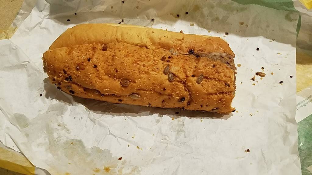 Subway Restaurants | restaurant | 1296 N Kinzie Ave, Bradley, IL 60915, USA | 8159393331 OR +1 815-939-3331