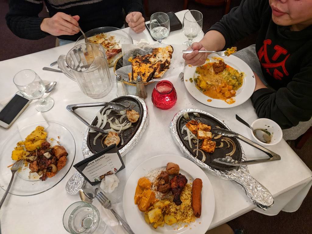 Sharmas Kitchen | restaurant | 1403 Sagamore Pkwy N, Lafayette, IN 47904, USA | 7657694455 OR +1 765-769-4455