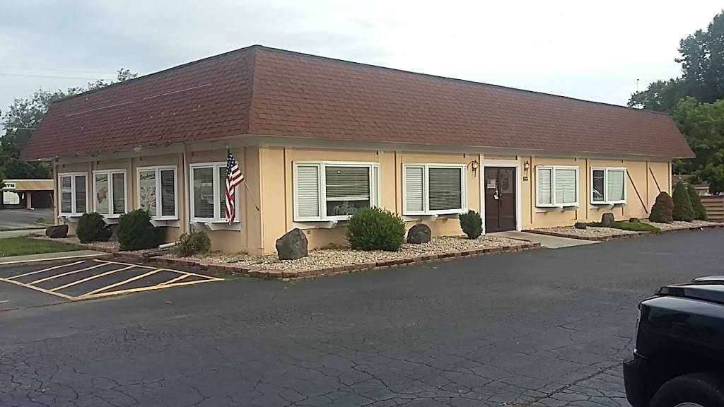 Daphnes Family Restaurant | restaurant | 720 Woodlawn Rd, Lincoln, IL 62656, USA | 2177351699 OR +1 217-735-1699