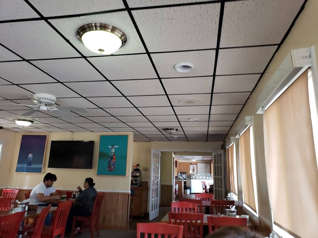 Home Plate | restaurant | 11 E Derrynane St, Le Center, MN 56057, USA | 5073574552 OR +1 507-357-4552