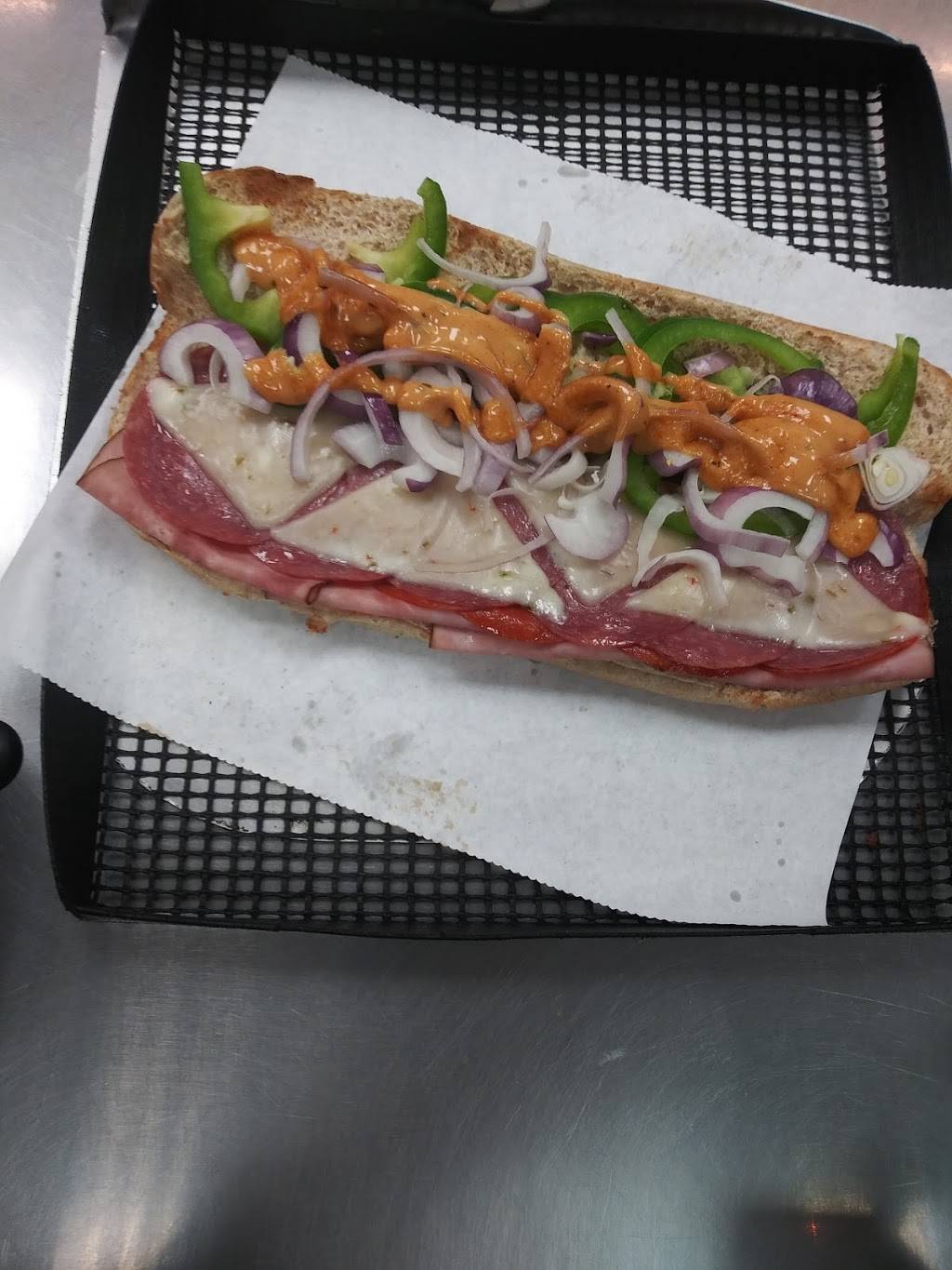 Subway | meal takeaway | 1052 South, Turf Farm Rd, Payson, UT 84651, USA | 8014654355 OR +1 801-465-4355