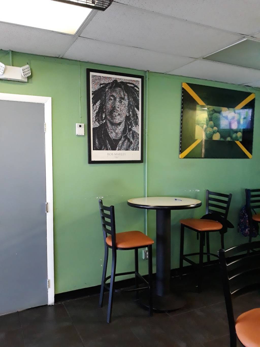 Maams Jamaican Restaurant | restaurant | 1514 NE 205th St, Miami, FL 33179, USA | 3058076558 OR +1 305-807-6558