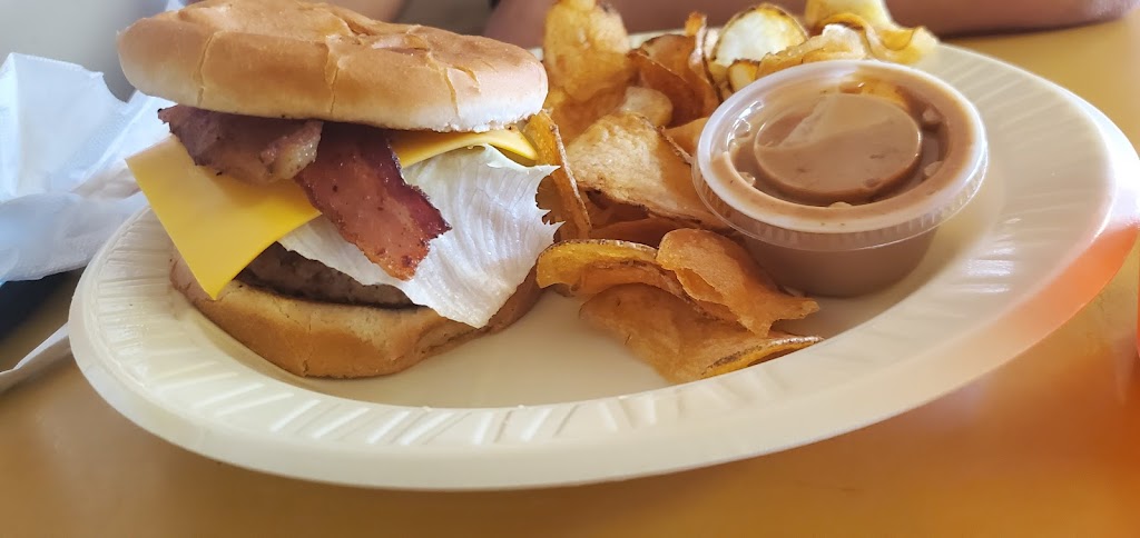 Cardinal Drive In | restaurant | 400 N Broadway St, Plainville, KS 67663, USA | 7854342513 OR +1 785-434-2513