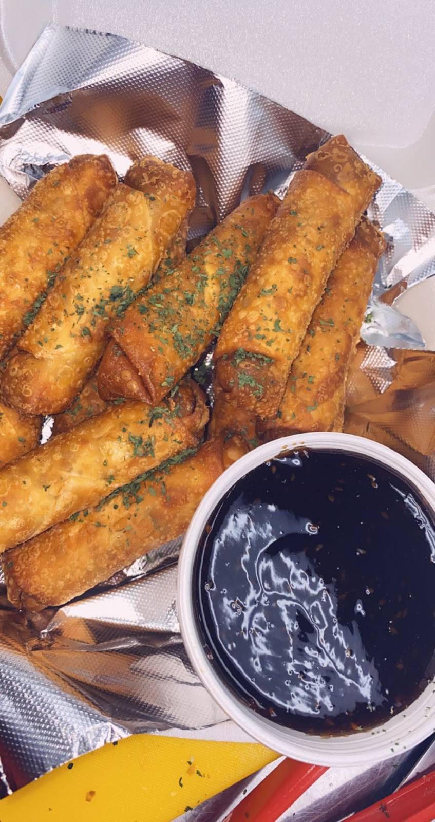 Two Sistas | restaurant | 1110 S Victory Dr, Houston, TX 77088, USA | 8325258413 OR +1 832-525-8413