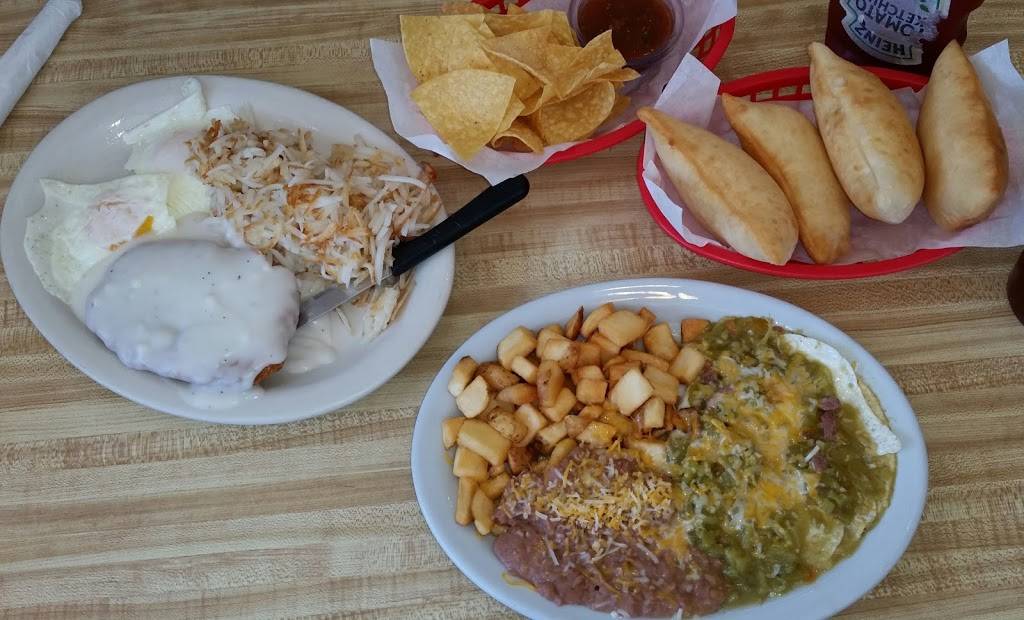 Sandras | restaurant | 831 N Main St, Belen, NM 87002, USA | 5058612222 OR +1 505-861-2222