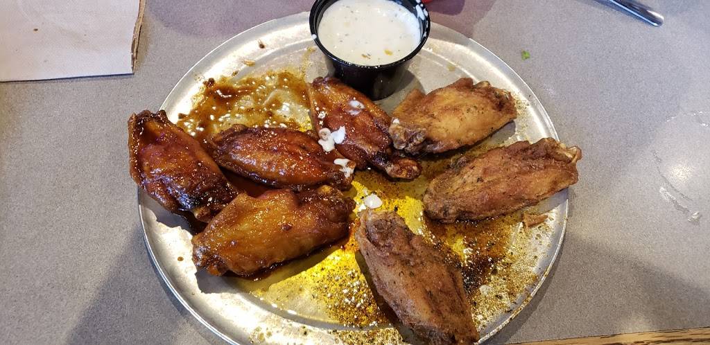 Pluckers Wing Bar | restaurant | 11066 Pecan Park Blvd Unit G, Cedar Park, TX 78613, USA | 5122589464 OR +1 512-258-9464