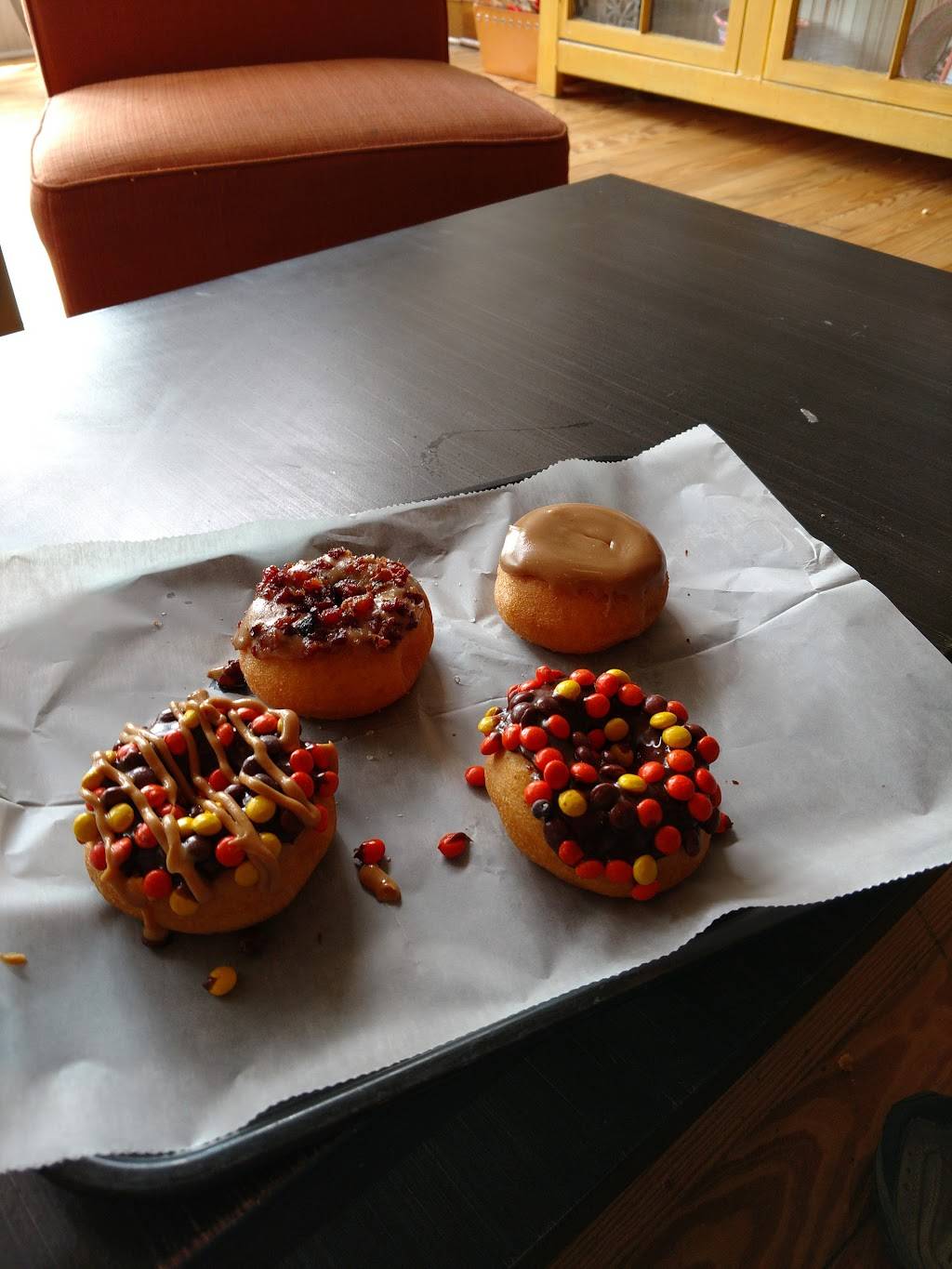 Quack Daddy Donuts | restaurant | 106 W State St, Pendleton, IN 46064, USA | 7652219174 OR +1 765-221-9174