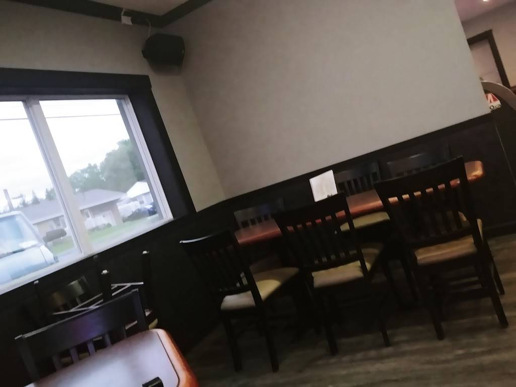 Lotos Sports Bar And Grill | restaurant | 275 Barton St, Stoney Creek, ON L8E 2K4, Canada | 9056627554 OR +1 905-662-7554