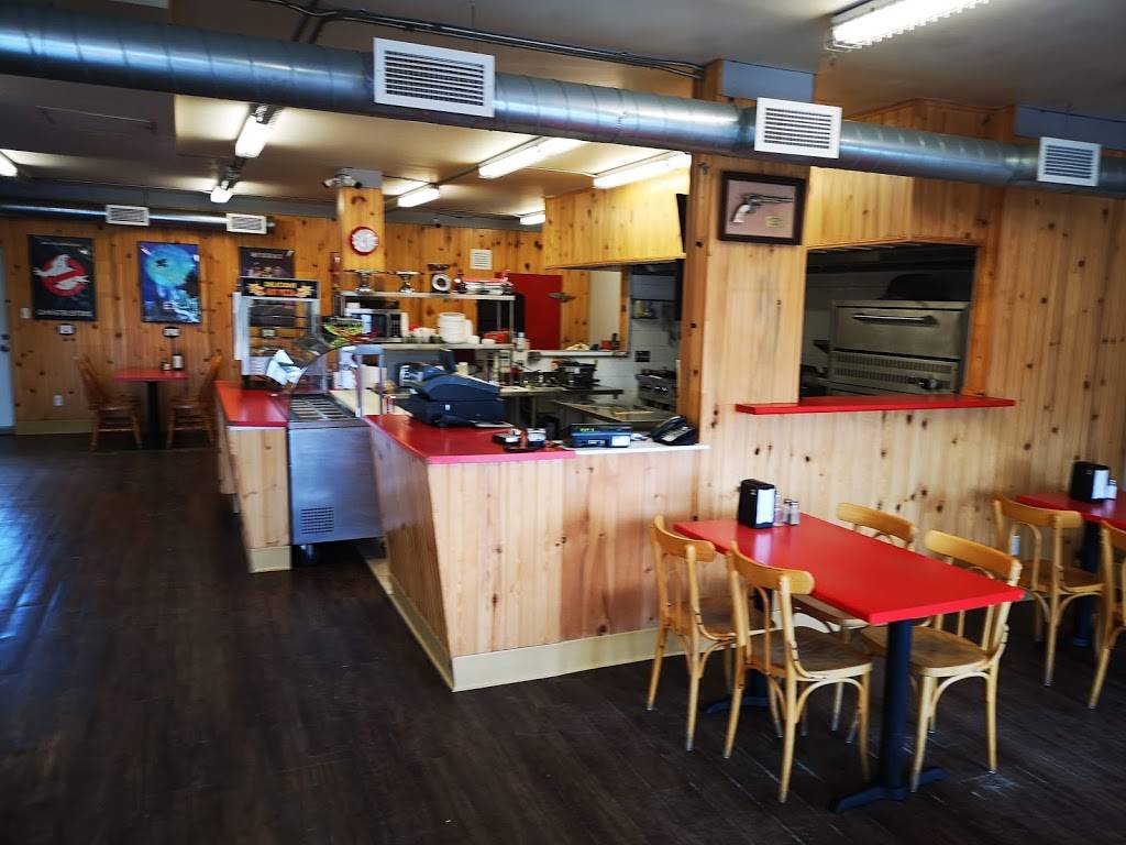 Casse croûte Rocky | restaurant | 3000 QC-148, Luskville, QC J0X 2G0, Canada | 8194552244 OR +1 819-455-2244