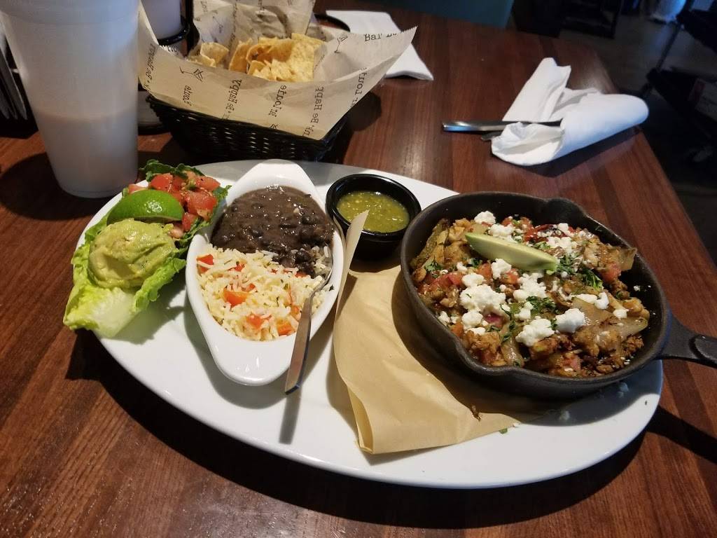 Bar Louie | night club | 234 Frederica St, Owensboro, KY 42301, USA | 2702157723 OR +1 270-215-7723