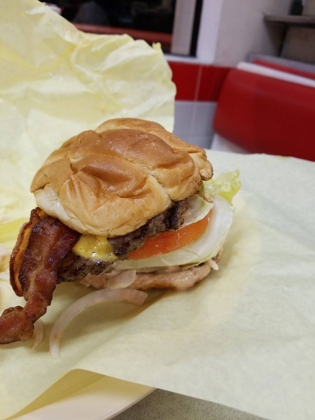 Angelos Burgers | restaurant | 621 N Coast Hwy, Oceanside, CA 92054, USA | 7607575161 OR +1 760-757-5161