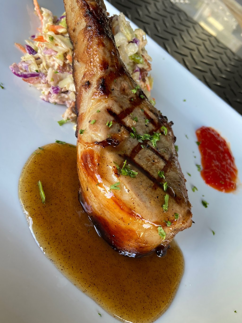 Riveters Tampa | restaurant | 2301 N Dale Mabry Hwy, Tampa, FL 33607, USA | 8135591450 OR +1 813-559-1450