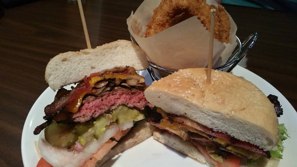 Duffys Sports Grill | restaurant | 3969 NE 163rd St, North Miami Beach, FL 33160, USA | 3057602124 OR +1 305-760-2124