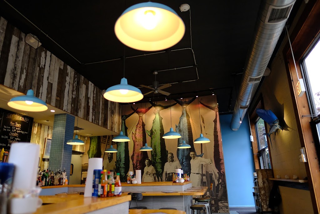 Fish Bar | restaurant | 2956 N Sheffield Ave, Chicago, IL 60657, USA | 7733608686 OR +1 773-360-8686