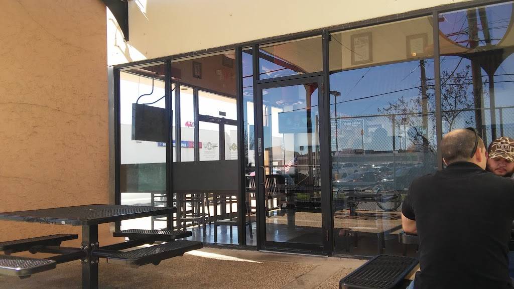 Wingstop | restaurant | 6998 S Zarzamora St, San Antonio, TX 78224, USA | 2109279464 OR +1 210-927-9464