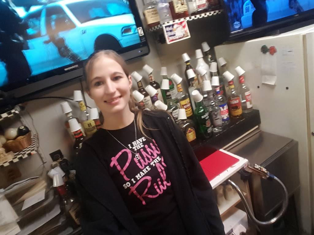 Mecca Cafe | restaurant | 103 N State St, West Harrison, IN 47060, USA | 8126379125 OR +1 812-637-9125