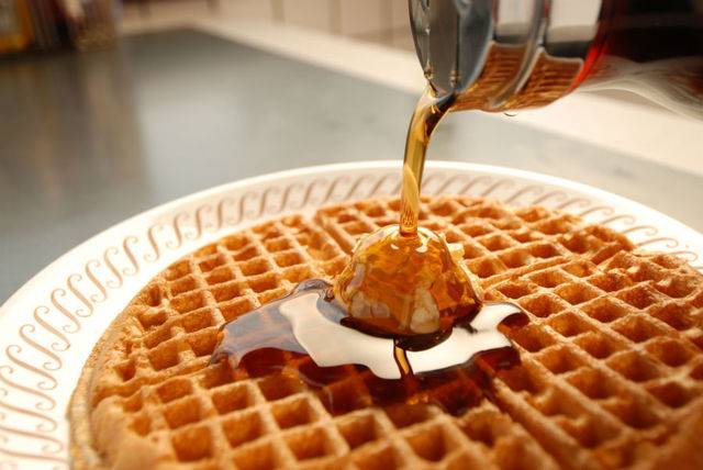 Waffle House | meal takeaway | 4852 Old National Hwy, College Park, GA 30337, USA | 4047674116 OR +1 404-767-4116