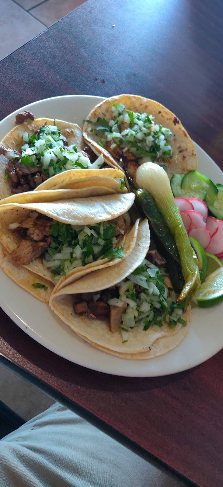 El piquin Restaurant | restaurant | 1520 Country Ridge Ln, Essex, MD 21221, USA | 4435598711 OR +1 443-559-8711