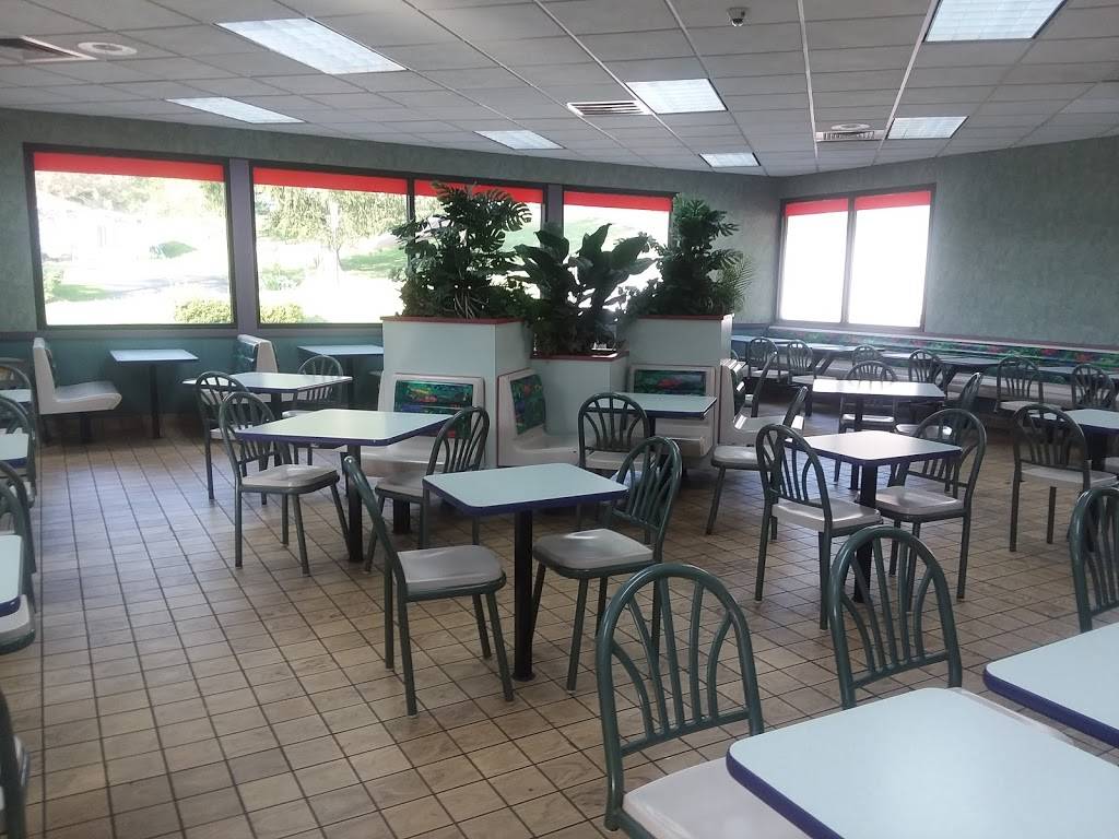 Burger King | restaurant | 130 Irish St, Summersville, WV 26651, USA | 3042442728 OR +1 304-244-2728