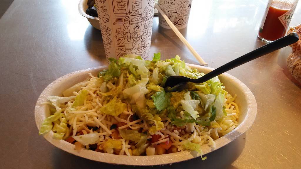 Chipotle Mexican Grill | restaurant | 156 S, TX-46 Ste 110, New Braunfels, TX 78130, USA | 8306299300 OR +1 830-629-9300