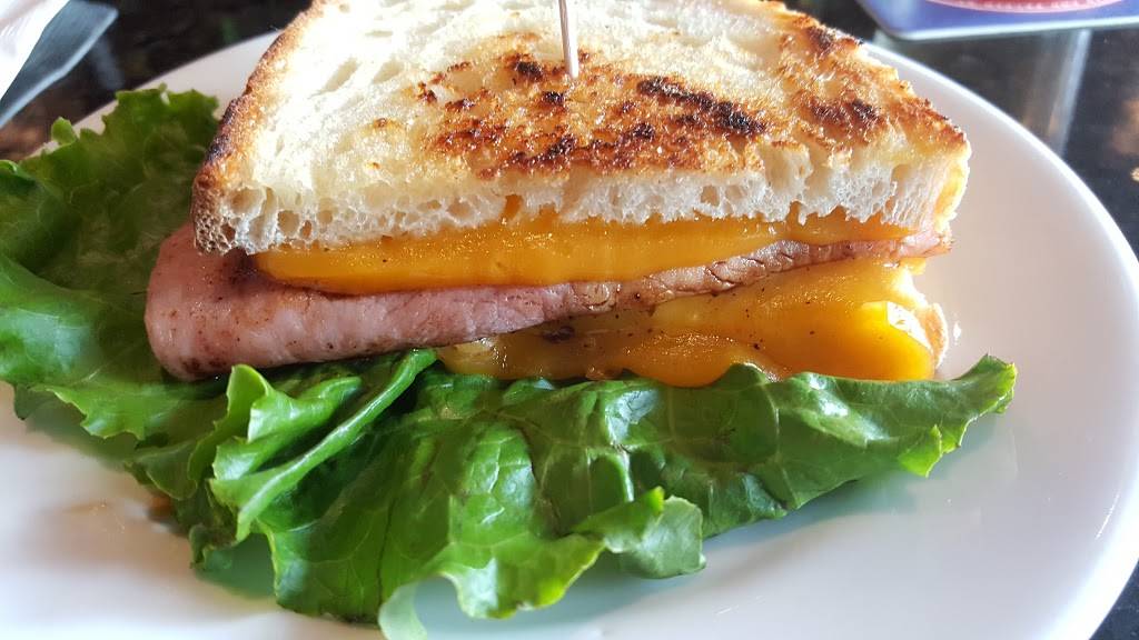 Tapped Brew House & Pub | restaurant | 2005 SE 192nd Ave #100, Camas, WA 98607, USA | 3602107735 OR +1 360-210-7735