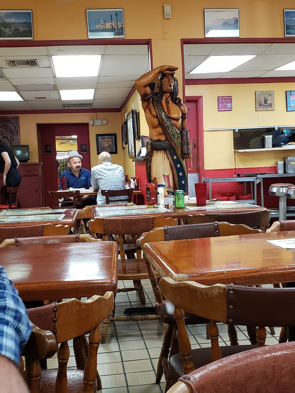 Cacique Restaurant | restaurant | 112 W Flagler St, Miami, FL 33130, USA | 3053723323 OR +1 305-372-3323