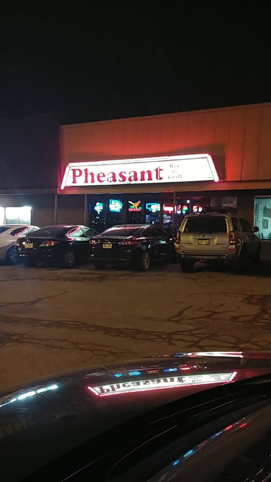 Pheasant Bar and Grill | night club | 13909 S Plaza, Omaha, NE 68137, USA | 4028953311 OR +1 402-895-3311