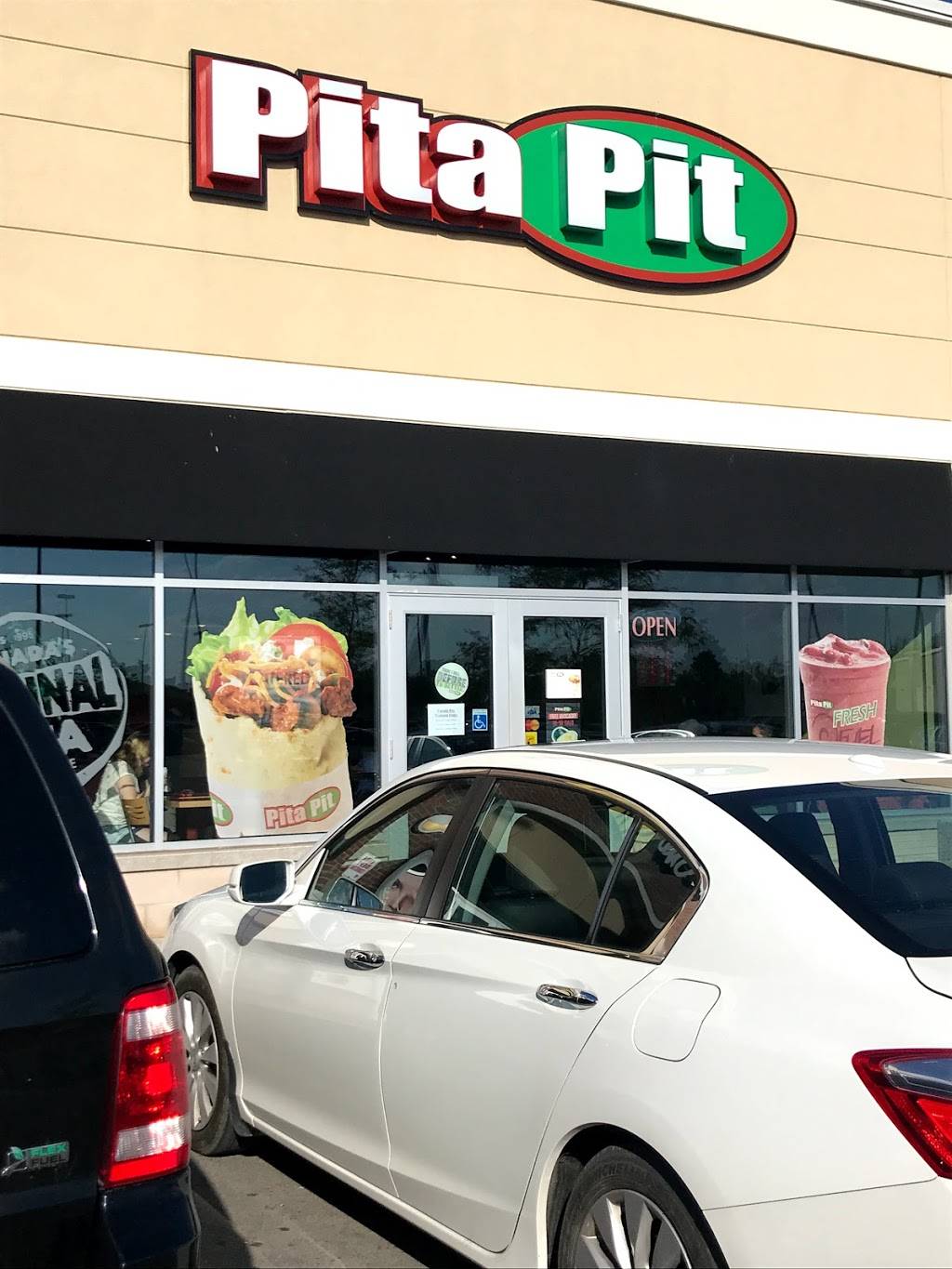 Pita Pit | restaurant | 5 Woodlawn Rd W, Guelph, ON N1H 1G8, Canada | 5198217797 OR +1 519-821-7797