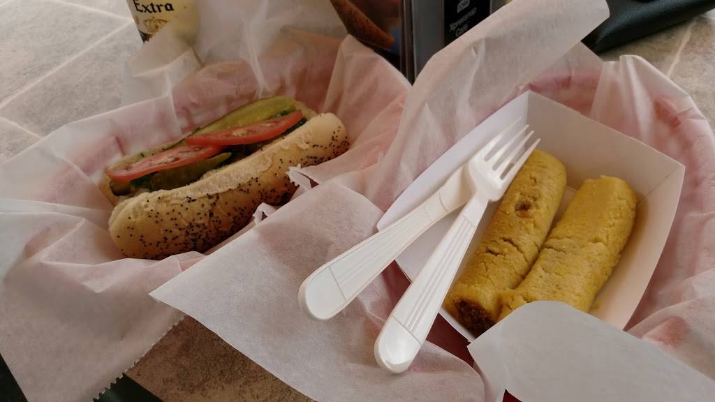 CHI-TOWN Chicago Italian Beef & Hot Dogs | restaurant | 334 E McNab Rd, Pompano Beach, FL 33060, USA | 9549516465 OR +1 954-951-6465