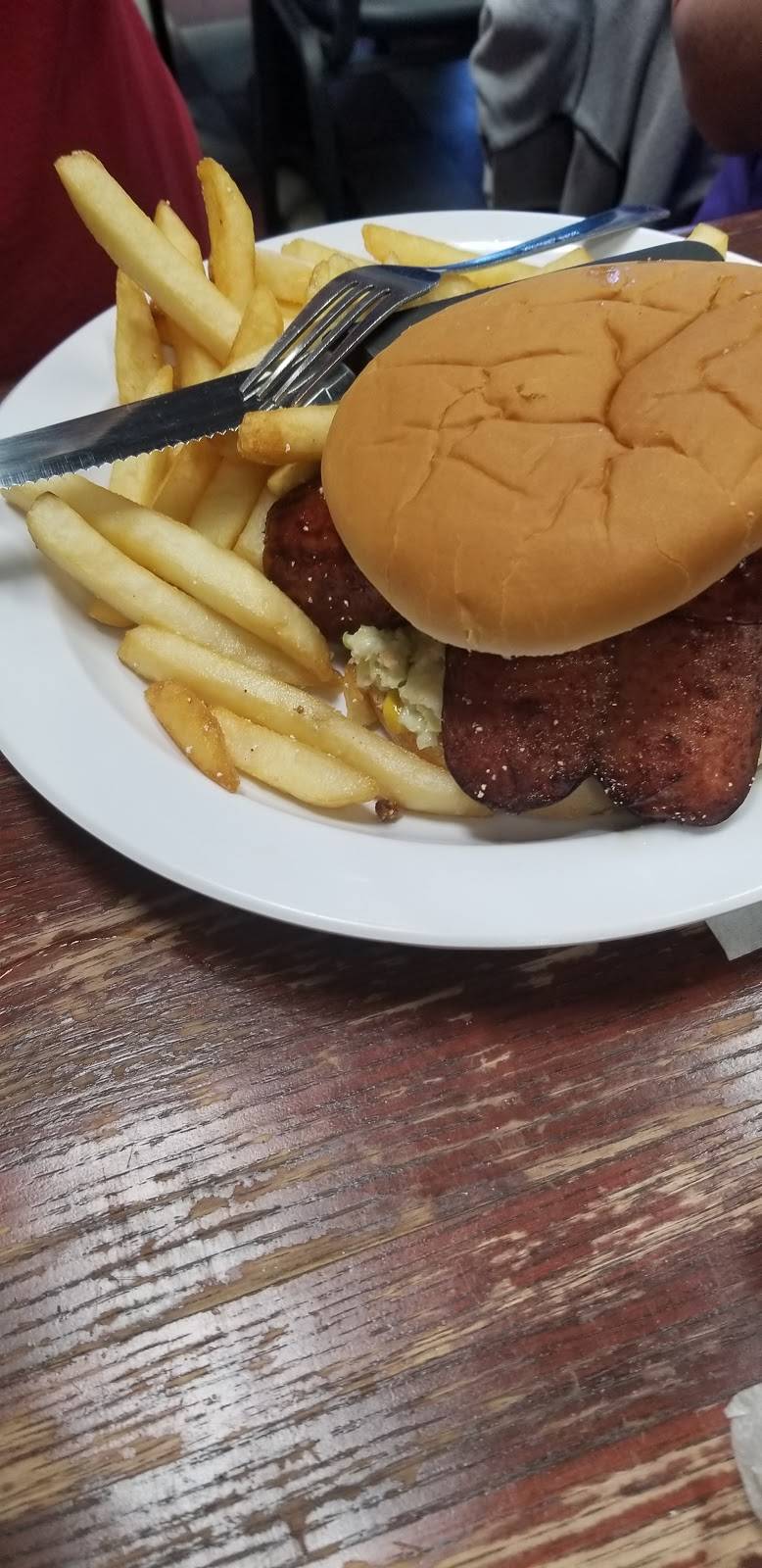 Dae Break | restaurant | 990 Pickwick Rd, Savannah, TN 38372, USA | 7314383461 OR +1 731-438-3461