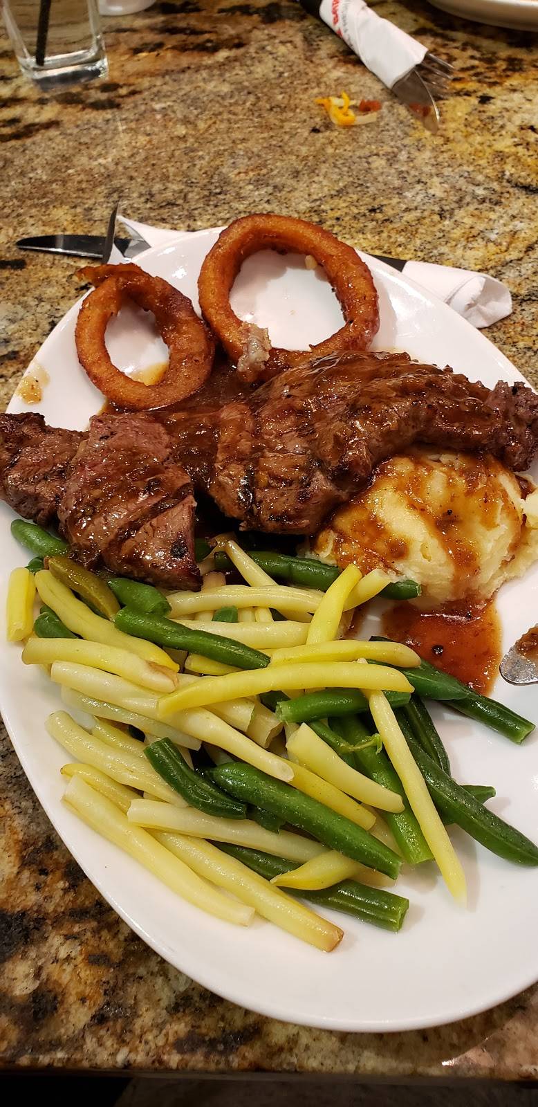 The Pickle Barrel | restaurant | 17215 Yonge St, Newmarket, ON L3Y 5L8, Canada | 9052357444 OR +1 905-235-7444