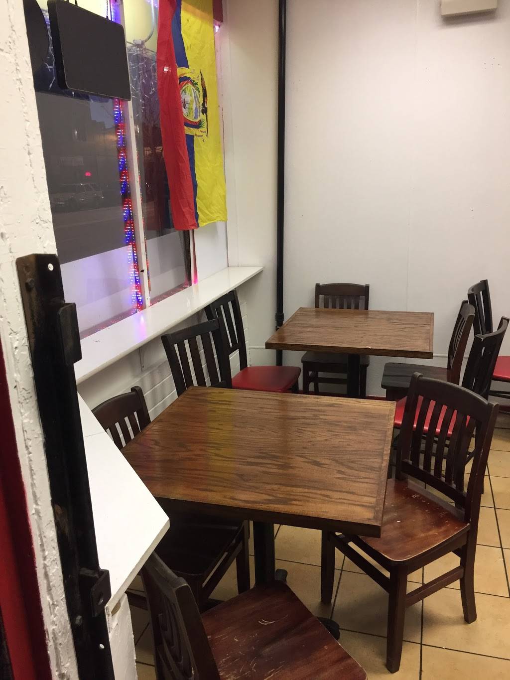 New Vivianas Grill | restaurant | 3334 W Chicago Ave, Chicago, IL 60651, USA | 7738010432 OR +1 773-801-0432