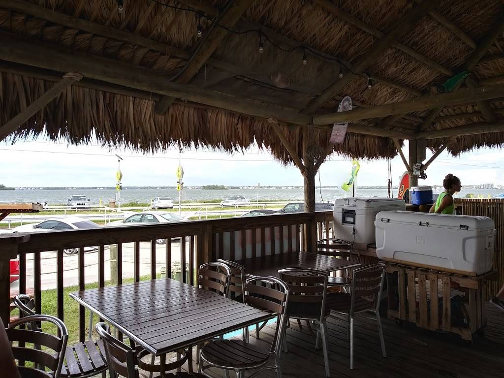 Hi & Dry Grill | restaurant | 61 Causeway Blvd, Dunedin, FL 34698, USA | 7275104445 OR +1 727-510-4445