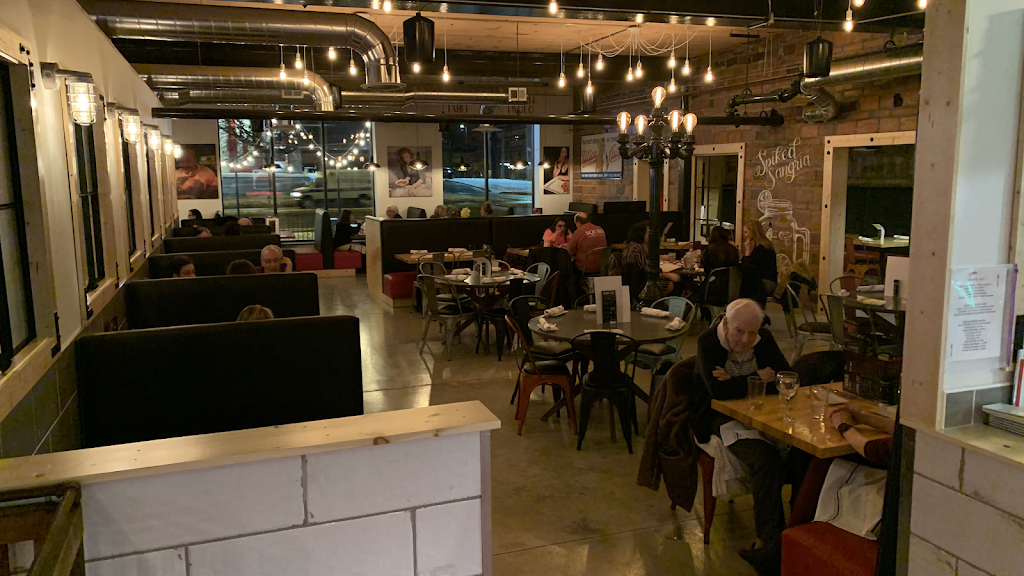 Tavolo | restaurant | 131 N Genesee St, Utica, NY 13502, USA | 3157329356 OR +1 315-732-9356