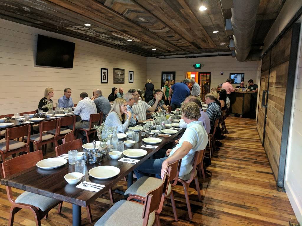 Martins Bar-B-Que Joint | restaurant | 410 4th Ave S, Nashville, TN 37201, USA | 6152880880 OR +1 615-288-0880