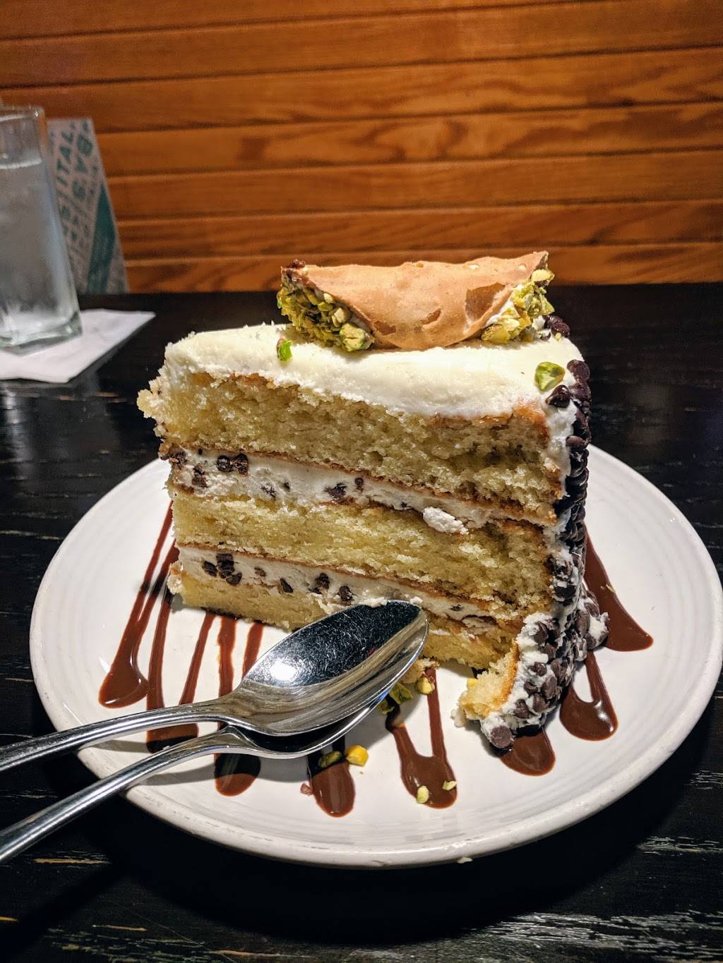 Carrabbas Italian Grill | restaurant | 2 Upjohn St, Bedford, NH 03110, USA | 6036410004 OR +1 603-641-0004